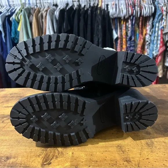 Frye and Co. Adriane Stacked Heel Boots in Black NWT 7.5M - Picture 8 of 9